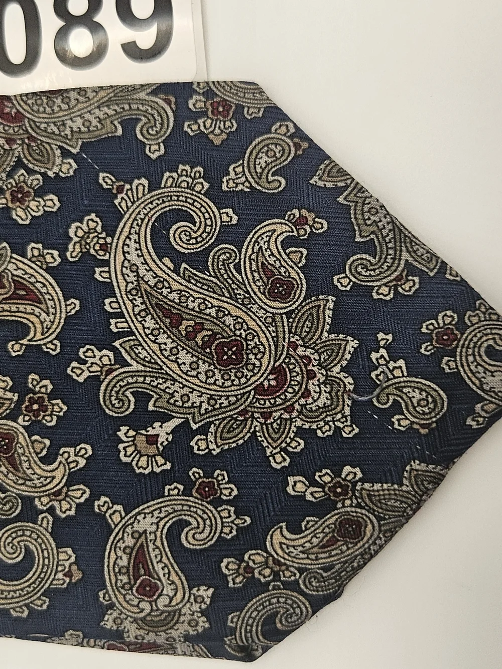 Classic Paisley Silk Tie Navy with Beige & Burgundy Accents Poleyster Mens #4089